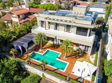 Casa · 510m² · 3 Quartos · 2 Vagas · Portal do Lago - Casa Espetacular de 3 suites no Portal do Sol em valinhos