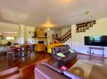 38f14db316897f0420827009d7b9ec241a650f2f · Casa com 4 dormitórios, vista para as montanhas e lazer privativo à venda na região do Green Valley
