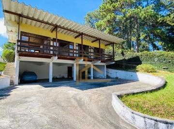 095caf0f13900e26363984b48b222ce2a6e4a488 · Casa com 5 dormitórios sendo 4 suítes à venda, 310 m² - Iucas - Teresópolis/RJ