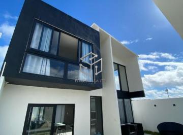 Casa · 185m² · 4 Quartos · 2 Vagas · Casa com 04 quartos no Cruzeiro, Gravatá/PE