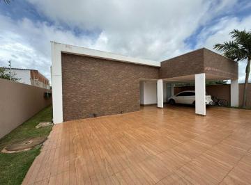 Casa de 4 quartos, Gama · Casa ponte alta norte, 4 suítes, piscina, churrasqueira, rica em armários, lote 600m²
