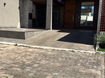 Casa de 4 quartos, Guará · Guará Park | Casa Nova Moderna | 3 Quartos com Suíte | Churrasqueira | 250m² | Alto Padrão
