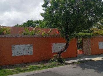 Casa de 4 quartos, Recife · Casa com 3 quartos sendo uma suíte mais dependência de empregada, gararem para 3 carros Tamarineira