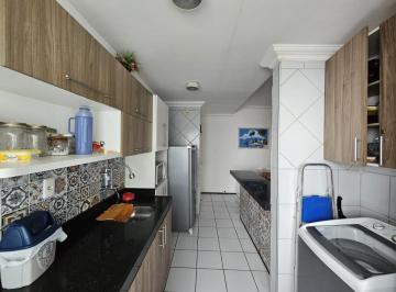 Apartamento · 69m² · 2 Quartos · 1 Vaga · Apartamento no Porto das Dunas com varanda e vista mar?
