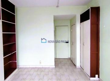 Comercial · 55m² · Sala comercial à venda, com 55m², 2 banheiros, no bairro da Liberdade, próximo do Metrô.