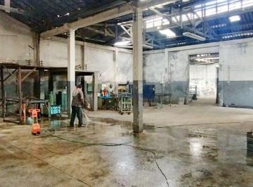 Comercial · 1614m² · Galpão / Depósito / Armazém à venda, com 1.614 m², no Cambuci.