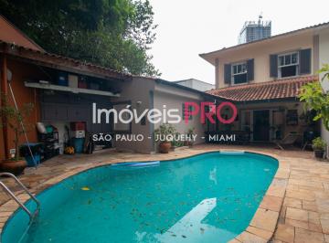 Casa · 350m² · 4 Quartos · 4 Vagas · Casa ampla com piscina e excelente localização, 4 dormitórios sendo 2 suítes, 4 vagas