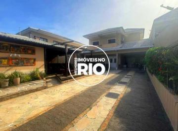 Casa · 420m² · 5 Quartos · 4 Vagas · Casa duplex no Recreio dos Bandeirantes à venda
