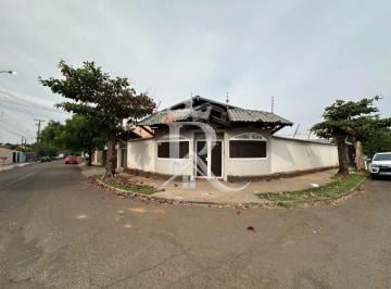 Casa · 275m² · 4 Quartos · 3 Vagas · VENDO Sobrado de Esquina com Armários e Amplo Quintal