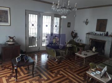 Casa · 300m² · 4 Quartos · 1 Vaga · Casa 4 dormitórios e pomar