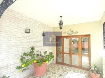 Casa · 350m² · 3 Quartos · 10 Vagas · Linda Casa, em Excelente Localização, Planalto Paulista.