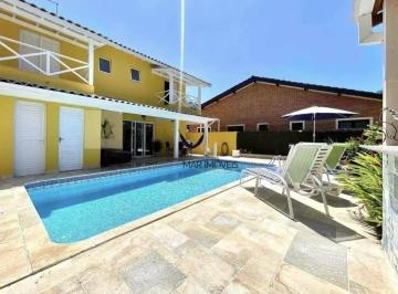 d9c75ff1669b82089856d4fa39052d3af68a65af · Linda casa em excelente localização dentro de condomínio fechado de alto padrão na região da praia d