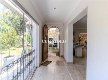 Casa · 300m² · 3 Quartos · 4 Vagas · Casa à venda com 450 m², 3 quartos, quintal e 4 vagas, Pacaembu, São Paulo.