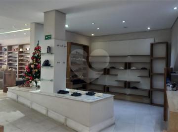 Comercial · 310m² · 2 Vagas · Salão Comercial à venda em Vila vitório mazzei - SP