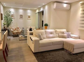 Apartamento · 72m² · 2 Quartos · 3 Vagas · Belíssimo Apartamento 2 suítes Lavabo, Sala 3 ambientes, varanda Gourmet