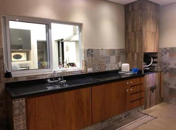 Casa de 3 quartos, Osasco · Casa com 220 m² e 3 quartos à venda em Vila Yara