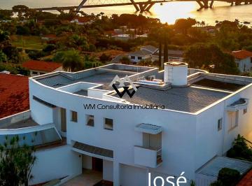 Casa de 5 quartos, Brasília · SHIS QI 26 - Há casas que impressionam e há casas que permanecem.