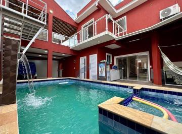 Casa · 261m² · 4 Quartos · 3 Vagas · Casa à venda no Jardim Quaresmeira – Suzano | 4 quartos (1 suíte master) | Piscina | Quintal