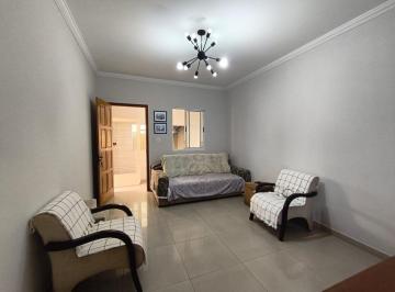 Casa de 2 quartos, Campinas · Casa com 2 quartos e 1 suíte com hidromassagem à venda no Jardim Leonor