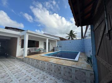 Casa de 2 quartos, Peruíbe · Casa na praia com 2 quartos e piscina em Peruíbe.