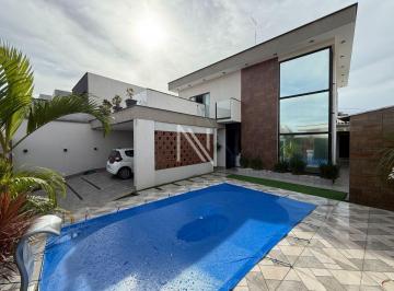 Casa de 4 quartos, Vicente Pires · Casa em condomínio fechado com piscina e área gourmet à venda em Vicente Pires