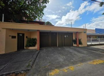 Casa · 334m² · 4 Quartos · 4 Vagas · Casa com 4 suítes em Guararapes, Fortaleza