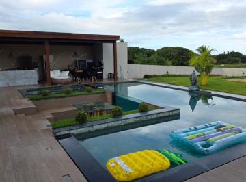 Casa de 4 quartos, Ipojuca · Casa com 900 m² e 4 quartos à venda em Porto de Galinhas