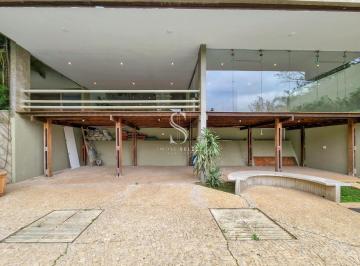 Casa · 900m² · 5 Quartos · 8 Vagas · Casa de luxo no Morumbi: 5 quartos, 5 suítes, 2 salas, 8 banheiros, 8 vagas na garagem, 900m² de áre