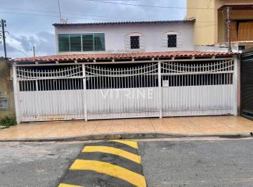Casa · 150m² · 4 Quartos · 4 Vagas · Excelente Sobrado 4 Quartos Localizado na Quadra 310 da Santa Maria.