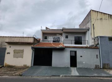 Casa · 89m² · 2 Quartos · 1 Vaga · Casa com 89m² em um terreno de 100 m² com 2 dormitórios sendo 1 suíte no bairro Santa Catarina