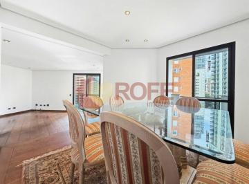 Apartamento · 149m² · 3 Quartos · 2 Vagas · OPORTUNIDADE EM MOEMA, EXCELENTE PREÇO DE M2 em rua tranquila, arborizada e fora de rota.