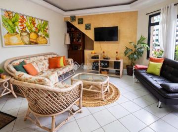 Apartamento · 265m² · 3 Quartos · Cobertura à venda na Praia da Enseada, em localização privilegiada na região.