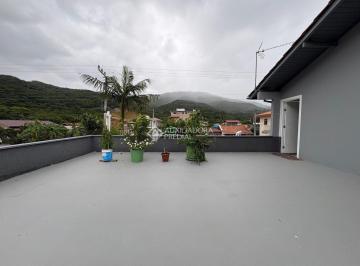 Casa · 311m² · 6 Quartos · 2 Vagas · Investimento à beira-mar na Enseada do Brito - 3 casas no mesmo terreno