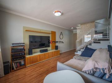 Casa · 1310m² · 3 Quartos · 2 Vagas · Casa aconchegante no Condomínio Chácara Cantagalo - Km 25 da Granja Viana!!!