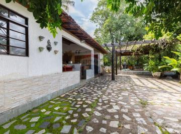 Casa · 530m² · 5 Quartos · Casa na QI 3 do Lago Norte com 5 quartos e grande potencial de valorização.