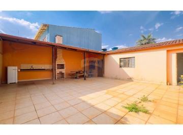 Casa · 220m² · 4 Quartos · 2 Vagas · Casa Térrea de Esquina com Edícula na QSE 19 – Taguatinga Sul, DF COM HABITE-SE