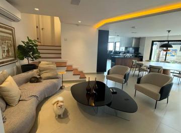 Casa · 420m² · 3 Quartos · 6 Vagas · LINDA CASA ALPHAVILLE 6, COM 3 SUÍTES, ESCRITÓRIO, AR, PISCINA AQUECIDA!