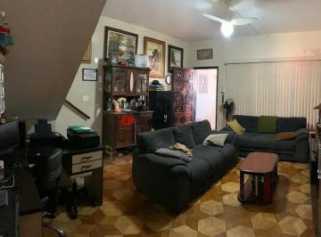 Casa · 160m² · 2 Quartos · 2 Vagas · Sobrado em Santa Maria