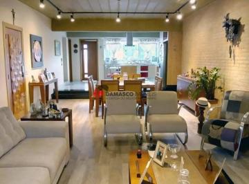 Casa · 390m² · 3 Quartos · 6 Vagas · Sobrado em Santa Maria