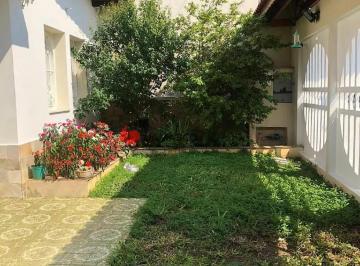 Casa · 250m² · 2 Quartos · 4 Vagas · Casa em Santa Paula