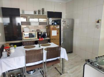 Casa · 210m² · 3 Quartos · 2 Vagas · Sobrado em Boa Vista