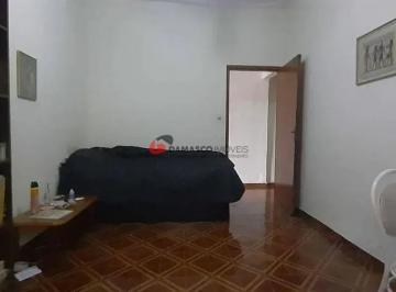 Casa · 380m² · 4 Quartos · 2 Vagas · Casa em Cerâmica