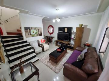 Casa · 225m² · 3 Quartos · 3 Vagas · Sobrado em Rudge Ramos