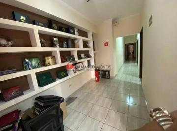 Apartamento · 320m² · Apartamento em Cerâmica