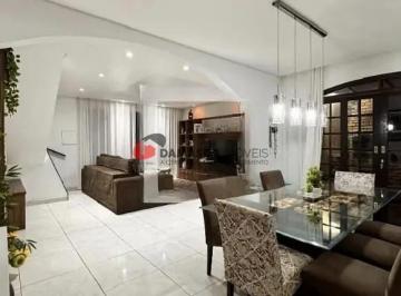 Casa · 230m² · 4 Quartos · 3 Vagas · Sobrado em Vila Curuçá