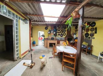 Casa · 300m² · 2 Quartos · 6 Vagas · Casa em Fundação