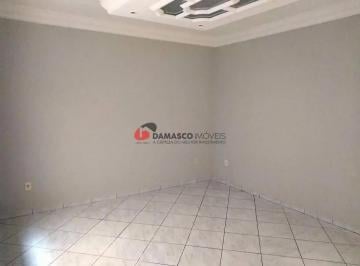 Casa · 325m² · 3 Quartos · 6 Vagas · Sobrado em Cerâmica