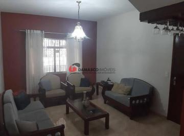 Casa · 209m² · 3 Quartos · 2 Vagas · Sobrado em Osvaldo Cruz