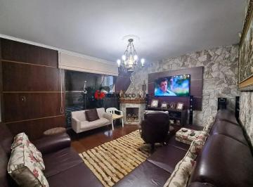 Casa · 300m² · 3 Quartos · 5 Vagas · Casa em Barcelona