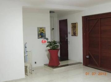 Casa · 262m² · 3 Quartos · 5 Vagas · Sobrado em Santa Maria
